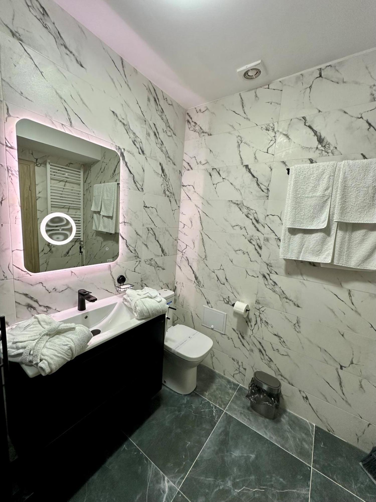 Shiro Appartement Boekarest Buitenkant foto